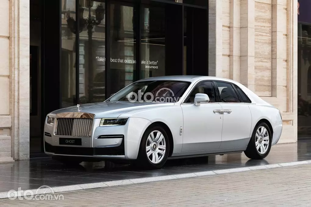 Giá xe Rolls-Royce tháng 4/2024: