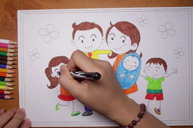 Vẽ tranh gia đình: Cách vẽ đơn giản, ấn tượng