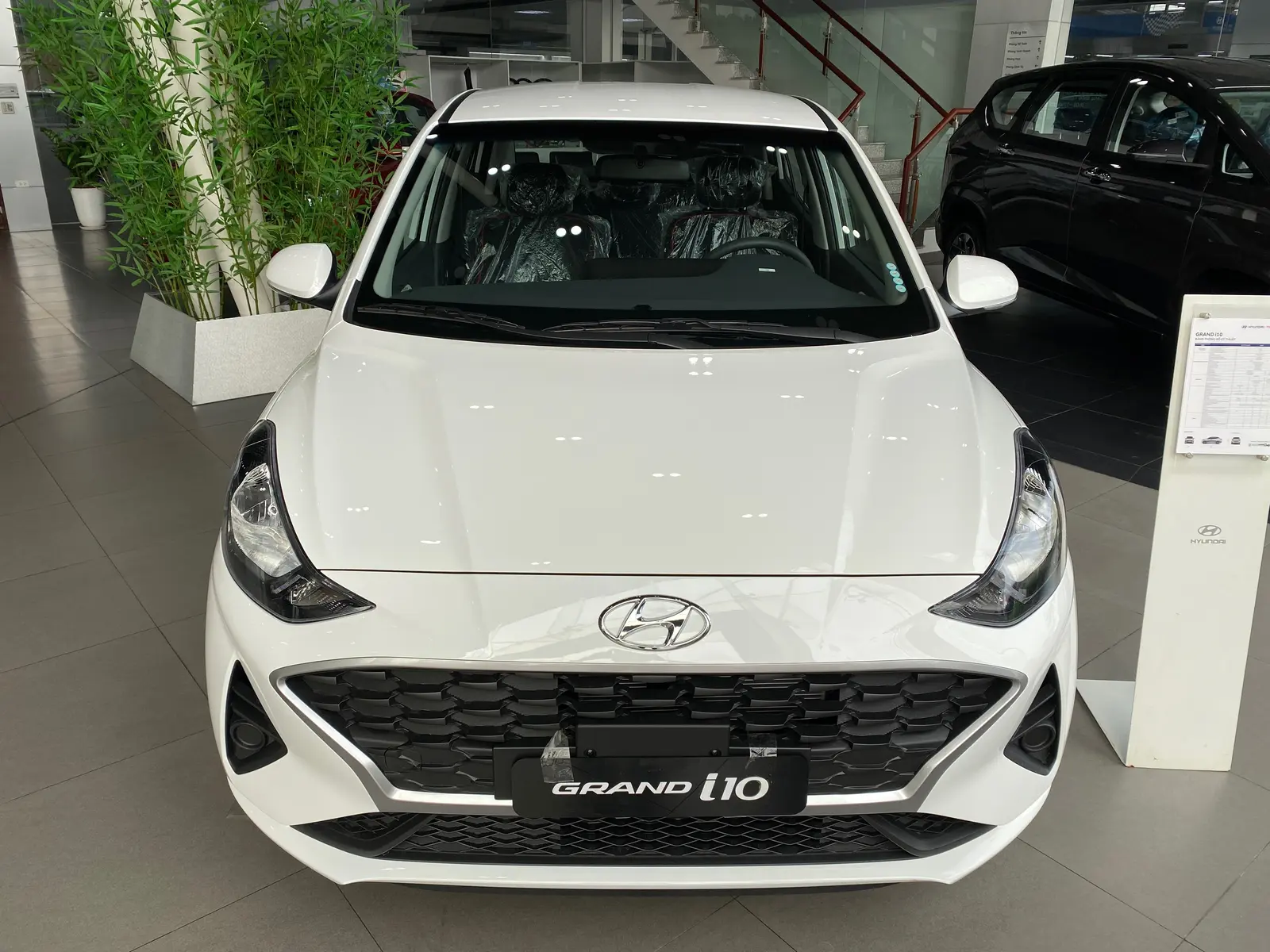 Hyundai Grand i10 Sedan 1.2 AT Tiêu Chuẩn 2024