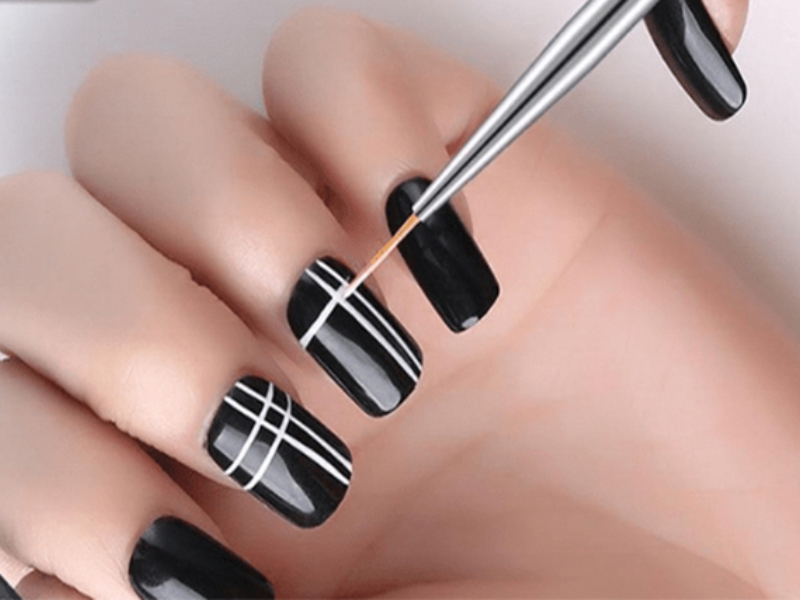 Những mẫu nail vẽ đơn giản đẹp và cực kỳ nổi bật