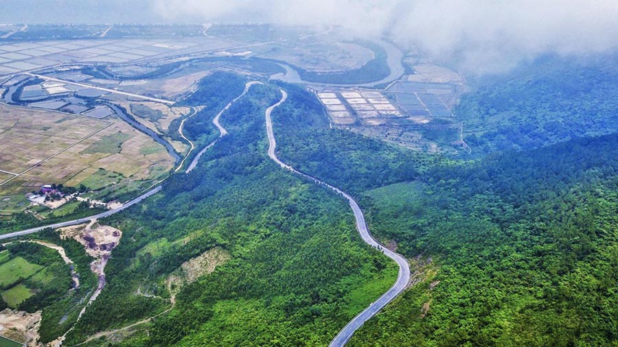 Đèo Ngang - Bắt Ngang Dãy Núi Hoành Sơn Nổi Tiếng