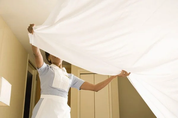 Housekeeping là gì? Tổng quan về bộ phận housekeeping trong khách sạn