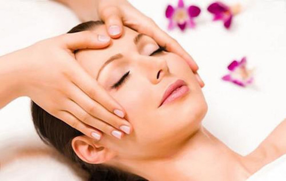 Cách massage bấm huyệt thái dương tạm biệt các cơn đau đầu hiệu quả