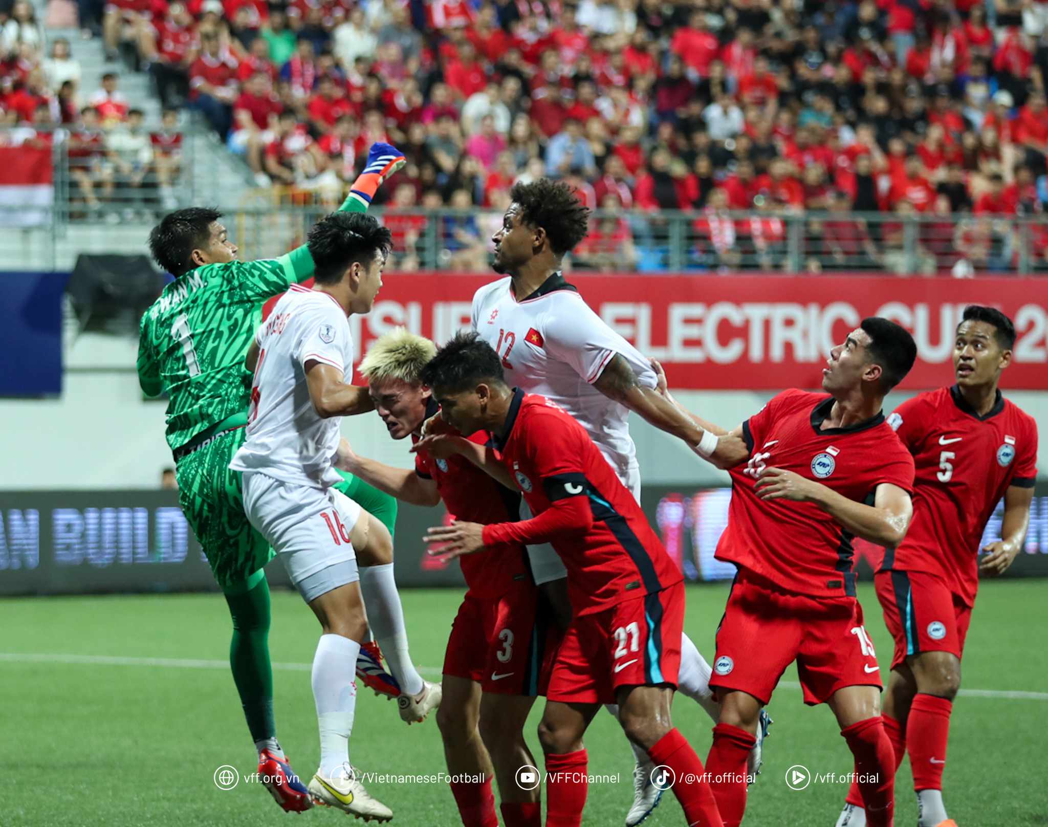 Kết quả Việt Nam 3-1 Singapore: Dễ dàng vào chung kết