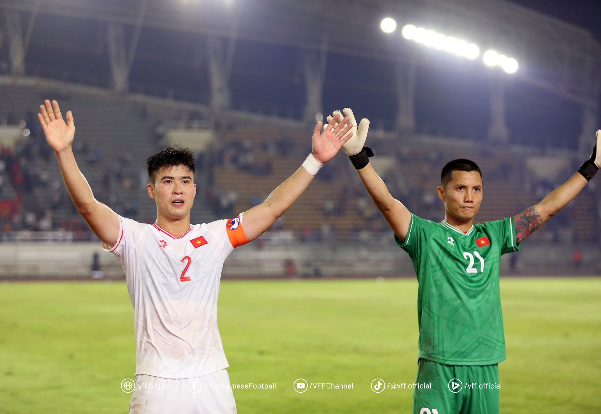 Kết quả Việt Nam 3-1 Singapore: Dễ dàng vào chung kết